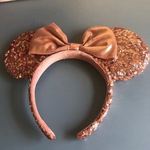 Minnie Mouse ears